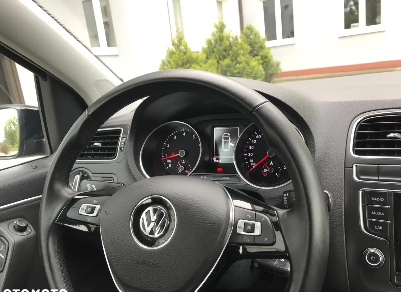 Volkswagen Polo cena 46900 przebieg: 25937, rok produkcji 2015 z Trzebnica małe 254